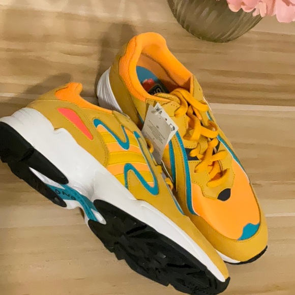 🚨NEW🚨 ADIDAS MEN SIZE 9.5 - Picture 2 of 4